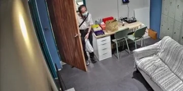 勤美商圈驚傳闖休息室竊案！男子假冒熟人裝傻行竊 警方成立專案小組全力查緝
