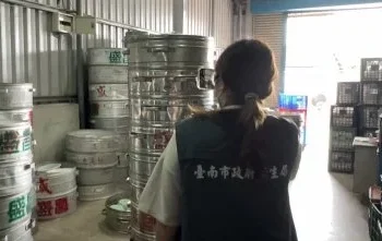 ▲鍘美辦桌「驚喜變驚嚇」！水果盒害上吐下瀉　衛生局：立即啟動調查（圖／記者王俊勝 翻攝）