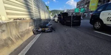 騎士爆頭亡！大直橋砂石車撞機車　機車女騎士當場喪命