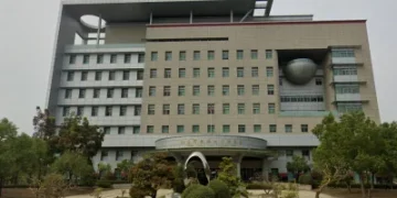高雄市二殯技工涉嫌收受業者紅包　兩人遭羈押
