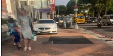 行人地獄!BMW無視行人安全把人行道當車道 網友嘆:台中日常