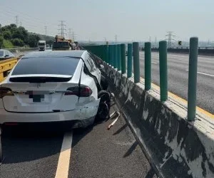 國3龍井段變換車道不當釀事故！閃避車輛再撞另車　4人擦挫傷送醫