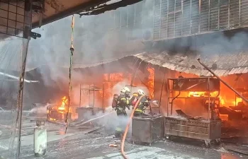 新莊大火延燒香舖！店家急澄清「並非本店起火」　消防：早餐店起火波及