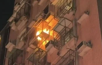 中秋首日「放煙火」釀災！高雄大樓8樓竄火煙　35歲男被送辦