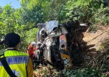中秋連假又傳車禍死亡悲劇！　台東太麻里鄉砂石車翻落邊坡70歲翁當場喪命