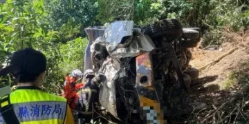 中秋連假又傳車禍死亡悲劇！　台東太麻里鄉砂石車翻落邊坡70歲翁當場喪命