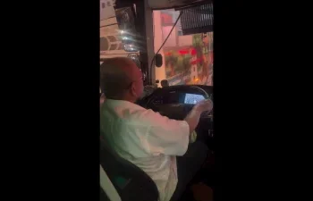 搭大都會客運一路聞菸味！乘客拍下司機疑在駕駛座抽菸　直呼「超扯」