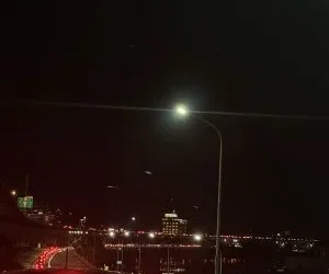 宜蘭北返塞到崩潰！國5深夜變「大型停車場」　網友苦撐：看到匝道口但膀胱快撐不住