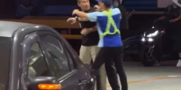 影／加油站爆扭打！阿伯疑不願移車擋道　被員工勸導嗆：為什麼我要往前？