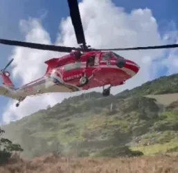 攀南湖東南峰遭落石擊中頭部！　空勤直升機救援