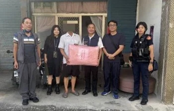 花蓮警中秋送暖　走訪弱勢家庭致贈物資關懷生活近況