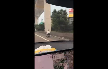 太驚險！82歲翁「電動代步車」開上國1　車流呼嘯而過畫面曝光