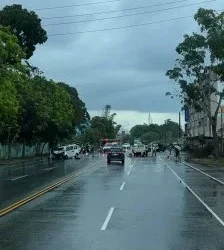 花蓮民間救護車撞兩車釀1死3傷！　疑因天雨路滑失控闖入對向車道釀慘劇 