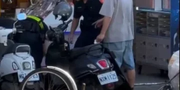 疑資源回收引爆衝突! 豐原廟東夜市兩男扭打一男揮刀