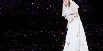 鄧紫棋182場巡演圓滿收官!驚爆「紐約秘婚」8年情升格人妻