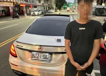 網友直擊台中北區「來了第二台警車」　真相曝光！男疑毒駕遭逮扣車