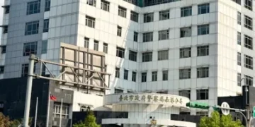 涉賭德州撲克還經營線上博弈拉下線抽佣! 南港分局警員遭拘提移送法辦