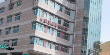拔點滴竟揮拳毆傷屏基護理師！　屏檢起訴醫暴累犯求重刑2年6月