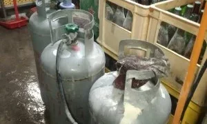 台東餃子館疑似瓦斯氣爆起火！　3人受傷送醫