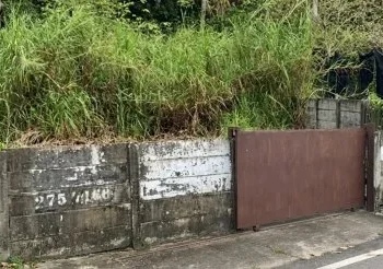 嘉義中埔男子遭電動鐵門夾死！　站立受困1個半小時救出送醫不治