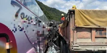 台9線車禍1死4傷! 疑大貨車未注意前方路況追撞釀禍