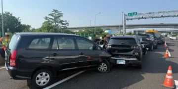 國道1號台南新市路段7車連環追撞!疑未保持安全距離釀禍 所幸無人受傷