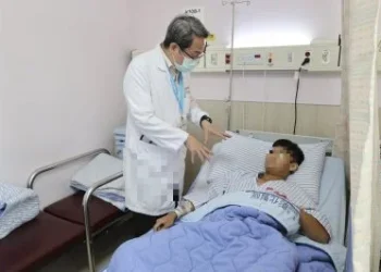 發燒嘔吐以為感冒 17歲高三生肝臟竟藏8公分膿瘍