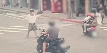 南港醉漢路上亂攔車！　警方勸離依法究辦