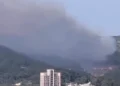 新竹湖口阿兵哥抽菸亂丟菸頭引發火燒山？　網友酸：「「沒有煙幕罐菸頭也可以」