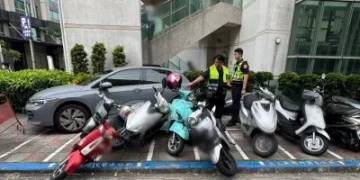 又是毒駕!高雄女追撞後「狂掃6機車」警一測他慘了